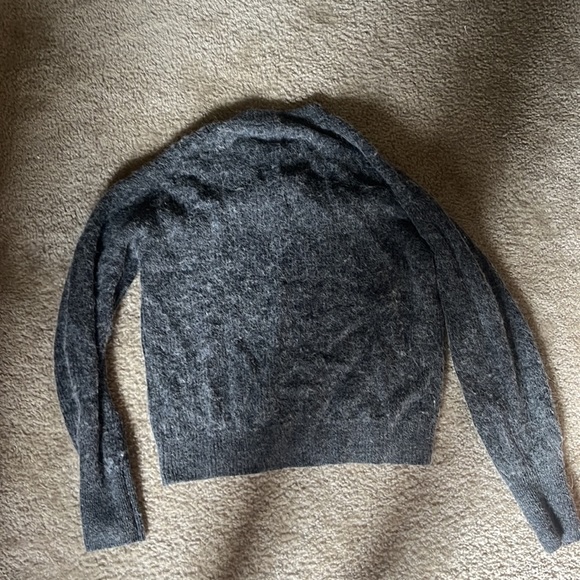 Baby Alpaca-Wool Crew by Quince in Charcoal - Picture 9 of 10